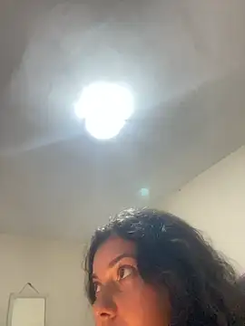 Mari_valda2's cam snapshot