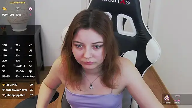 pretty_little_thing's cam snapshot