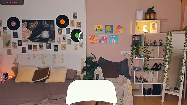 VedaSchulz's cam snapshot