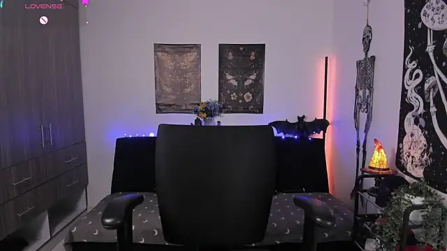 LadyAvalon's cam snapshot