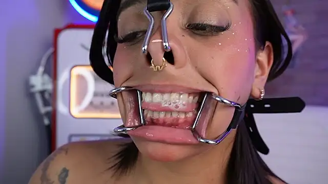 miss_collins's cam snapshot