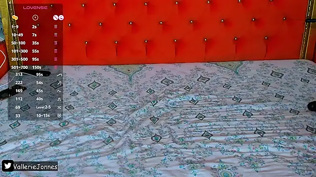 VallerieJones live sex cam