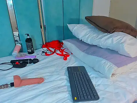 Chaarlotte_09's cam snapshot