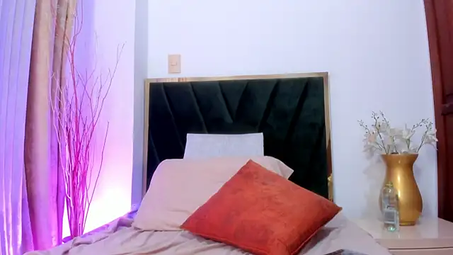 AylaStone's cam snapshot