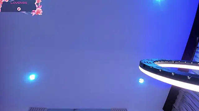 LiaFlowers live sex cam