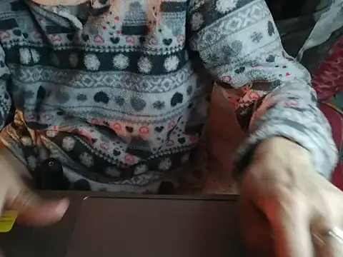 VeneRed live sex cam