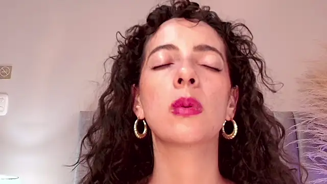 AmaraYasbel live sex cam