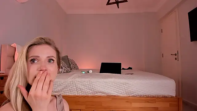 Miya_Nika's cam snapshot