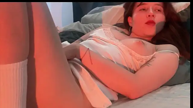 Lizzywine's cam snapshot