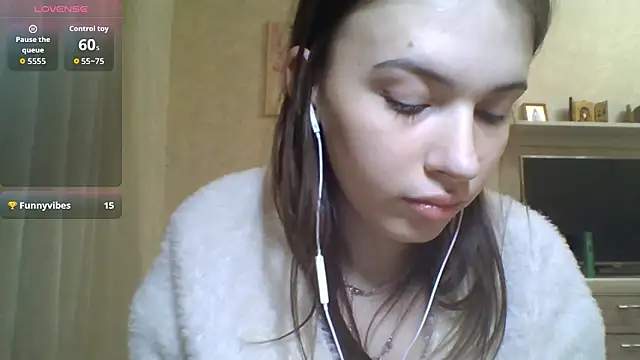 CeyaLier's cam snapshot