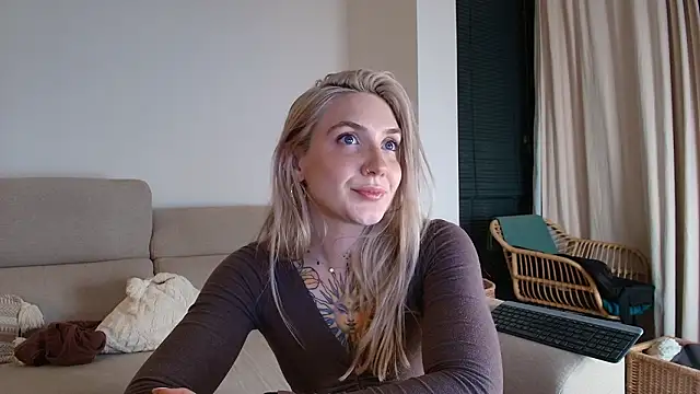 tattoobbgirl's cam snapshot