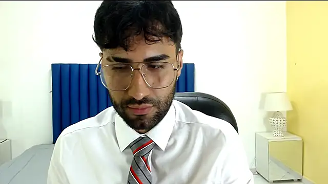 MilanZaire live sex cam