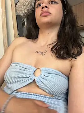 BabyKathy's cam snapshot