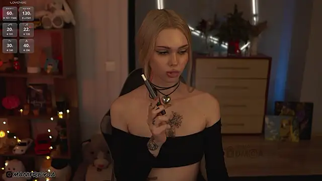 ManiFreyja's cam snapshot