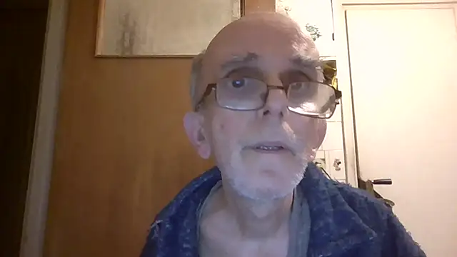 mariusica1@xh live sex cam