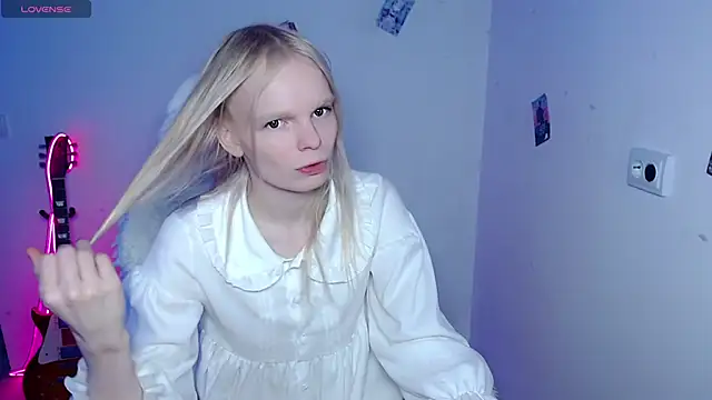 Emily_Nyaffee live sex cam