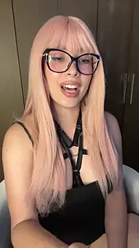 EmmaInPink live sex cam