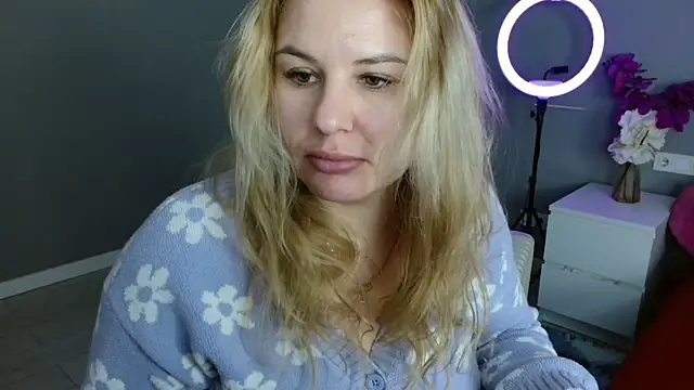 Passion-Blondy's cam snapshot