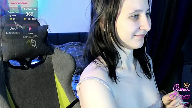 ChristyW3b's cam snapshot