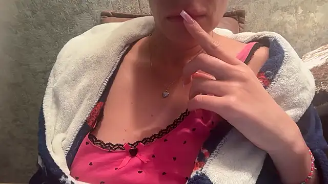 Angelinaa19's cam snapshot