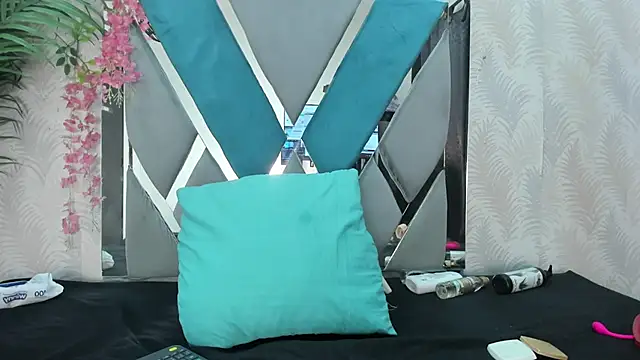 Melody_Megann's cam snapshot