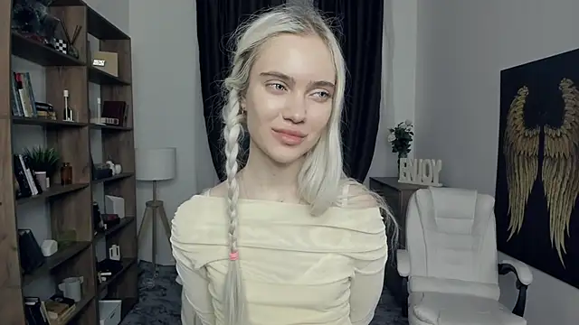 KristalCrowner's cam snapshot