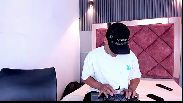 MATHY_ROBERT live sex cam