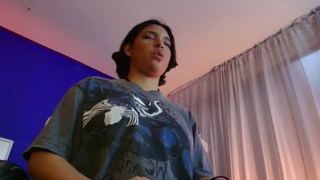 Emmapark_'s cam snapshot