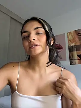 Cat2525 live sex cam