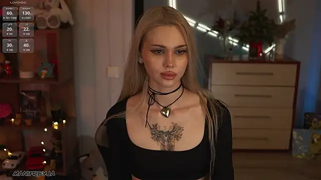 ManiFreyja live sex cam