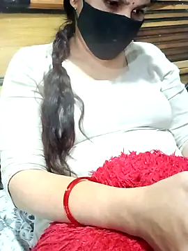 01Mona's cam snapshot