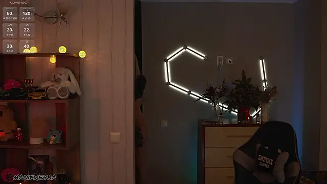 ManiFreyja's cam snapshot