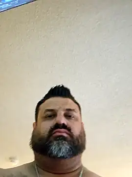 Roddog18 live sex cam