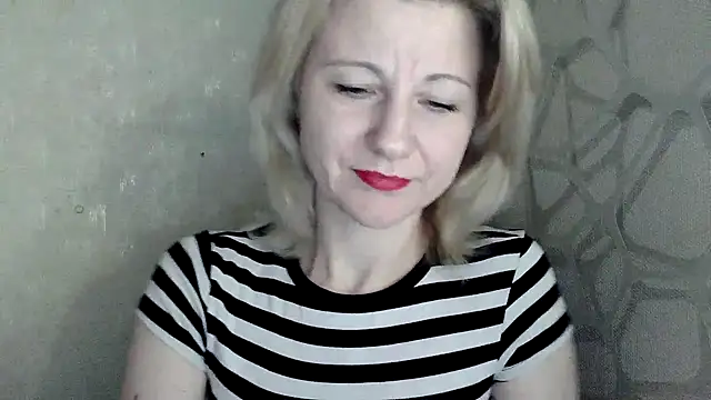 Kitti-Ellison's cam snapshot