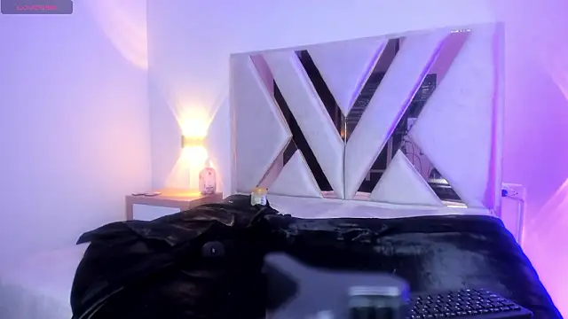 _Zoe_rouse_'s cam snapshot