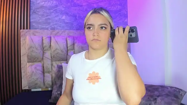 katy_giil_'s cam snapshot