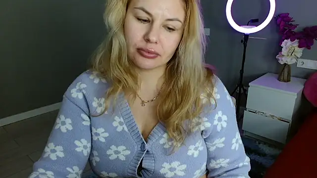 Passion-Blondy's cam snapshot