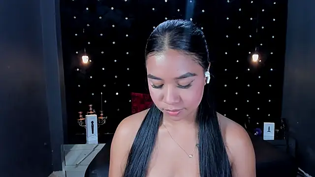 MiaWolton's cam snapshot