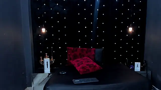 MiaWolton's cam snapshot