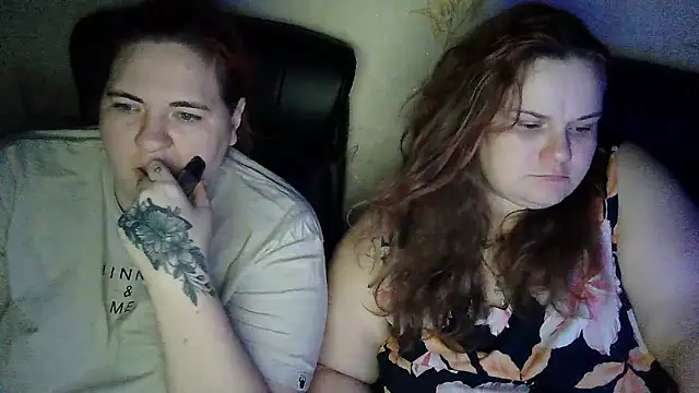 HollyXXXEva's cam snapshot