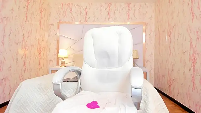 Emily_Whinfre's cam snapshot