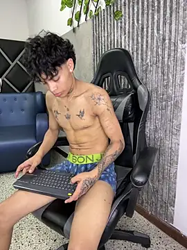 Dogan_Renzo0's cam snapshot