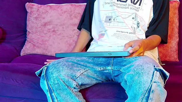 Liam_Sinclair's cam snapshot