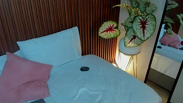 britney_lee_'s cam snapshot