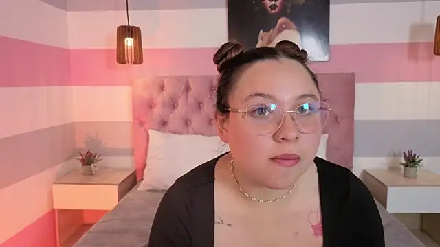 little_emma0's cam snapshot