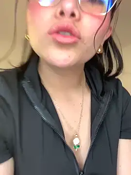 violettabond's cam snapshot