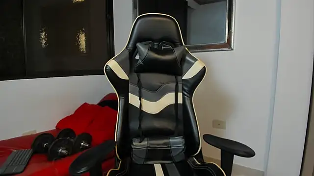 julian_wallace's cam snapshot