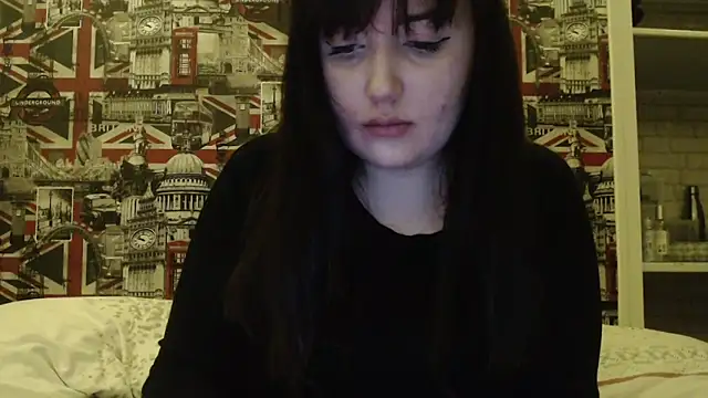 Lynylou's cam snapshot