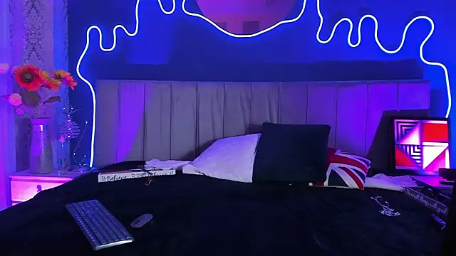 JeanneSabatier's cam snapshot