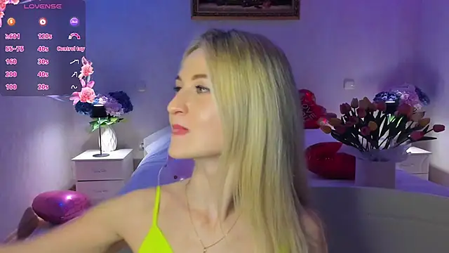 Julie_Blaze's cam snapshot